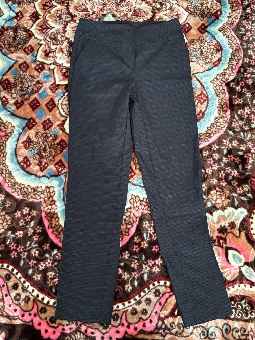Plaid Dress Pants - Sleek Tailored Fit